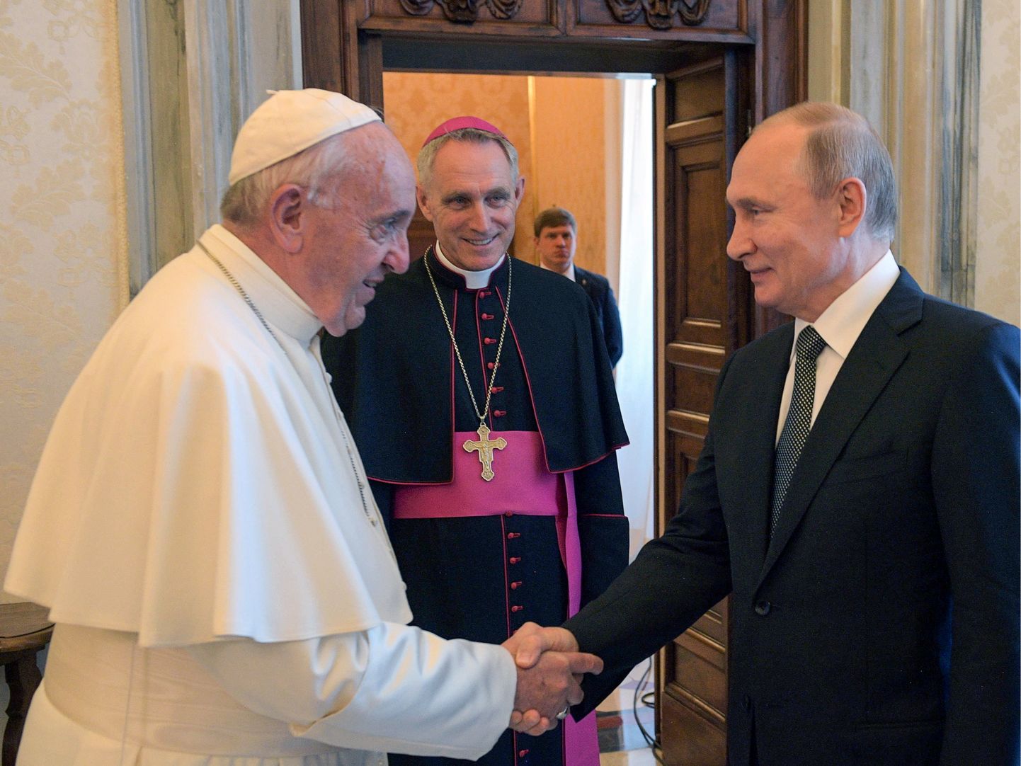 Paavst Franciscus kohtus Vladimir Putiniga.