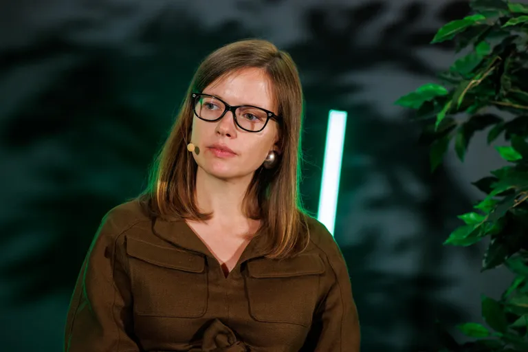 Helena Braun Tallinna loomaaia 85. sünnipäeva puhul toimunud konverentsil «Ellujäämise instinkt».