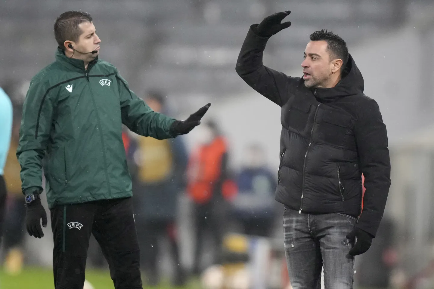 FC Barcelona peatreener Xavi (paremal).