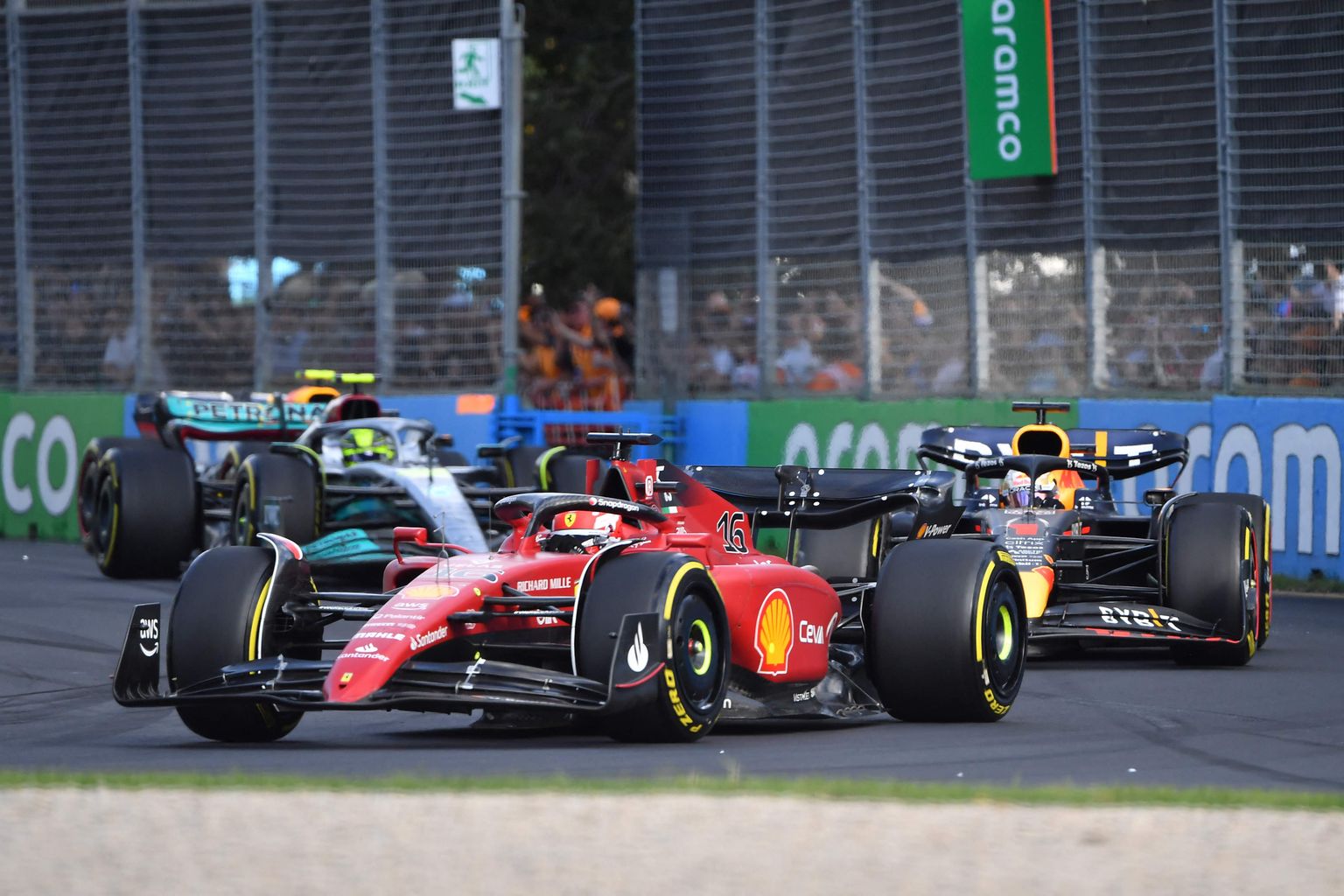 Charles Leclerc ja Max Verstappen Austraalia Grand Prixil.