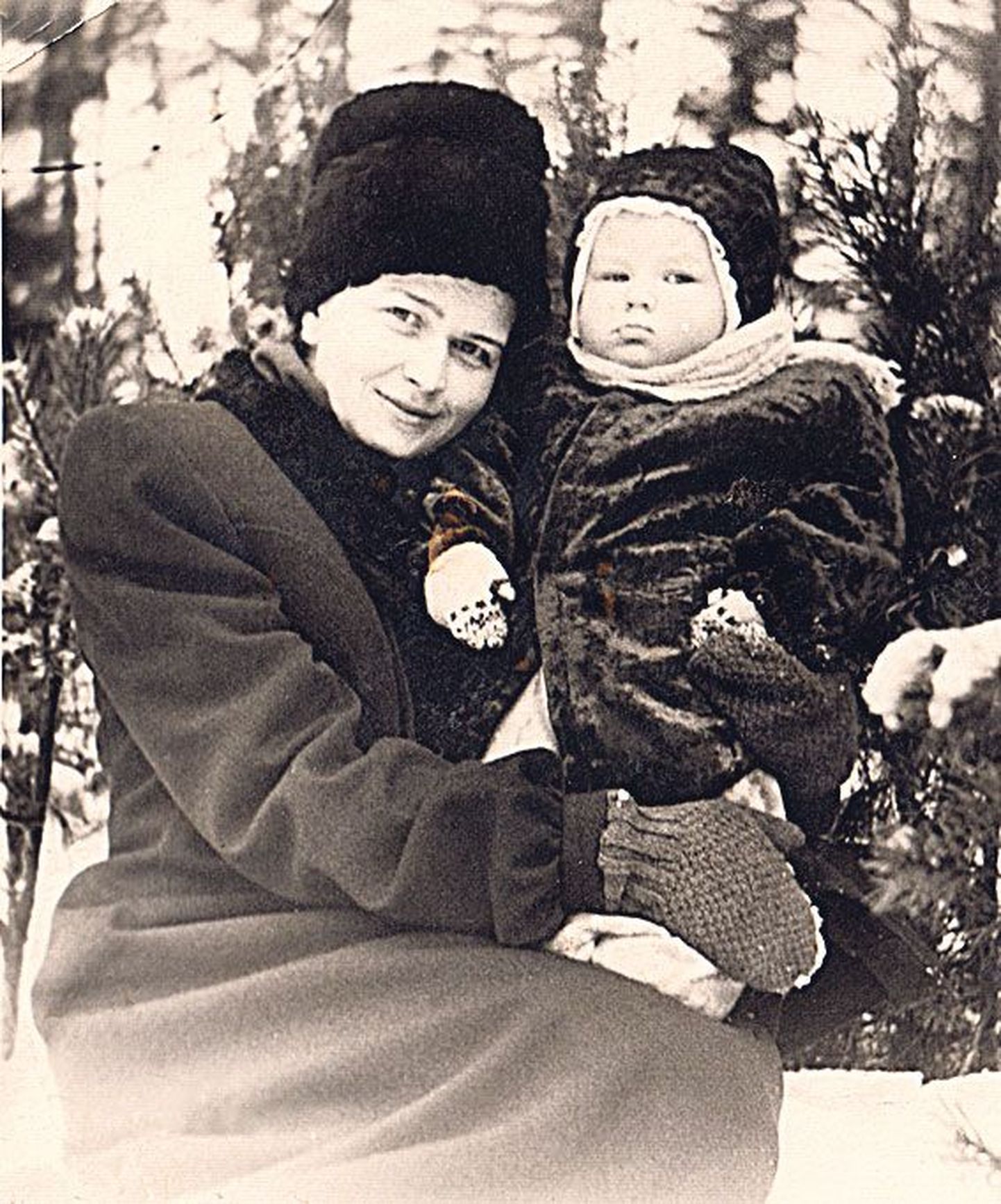 1954: üheaastane Merle ema Valentinega.