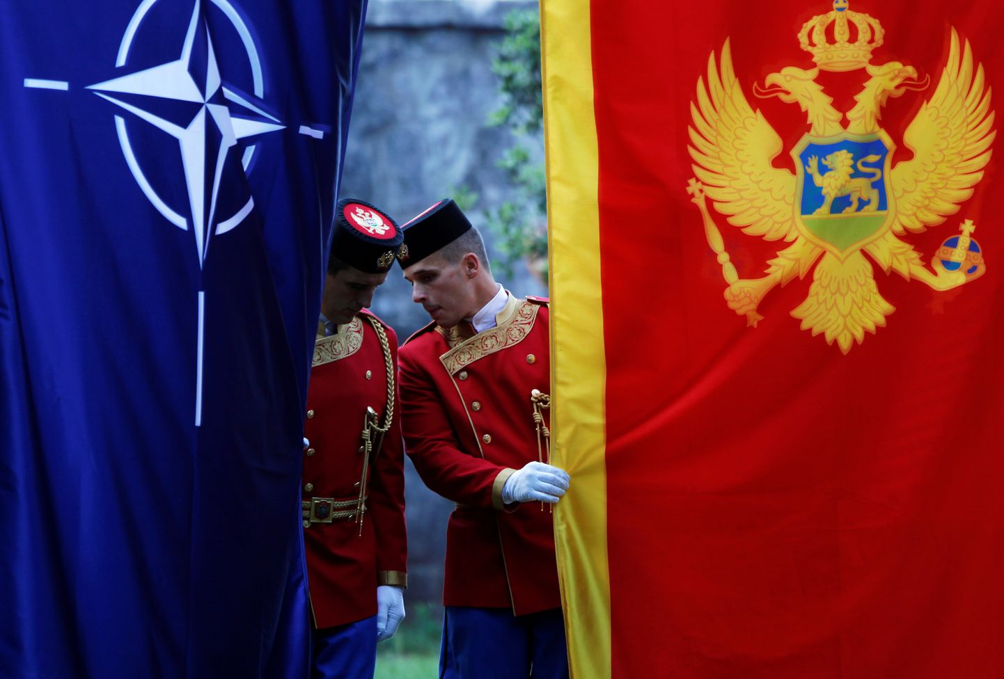 Montenegro auvalve riigi NATOga liitumise tseremoonial.