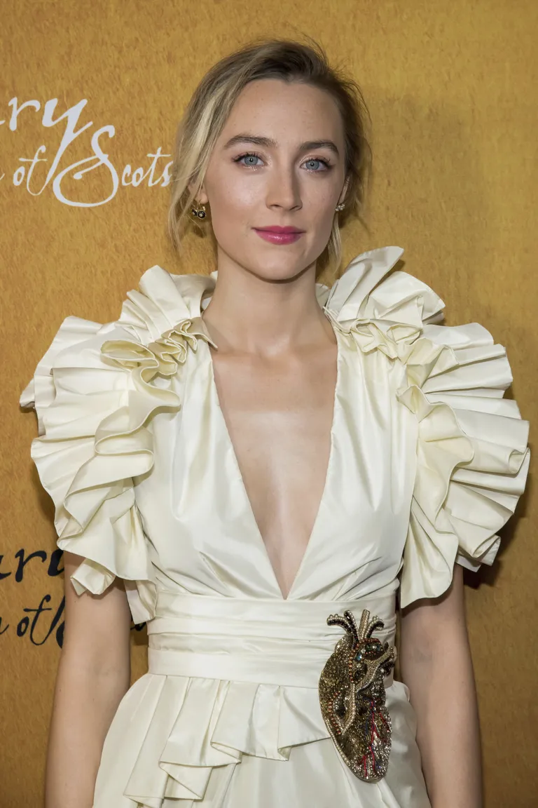 Saoirse Ronan filmi «Mary, šotlaste kuninganna» esilinastusel detsembris 2018 USAs New Yorgis