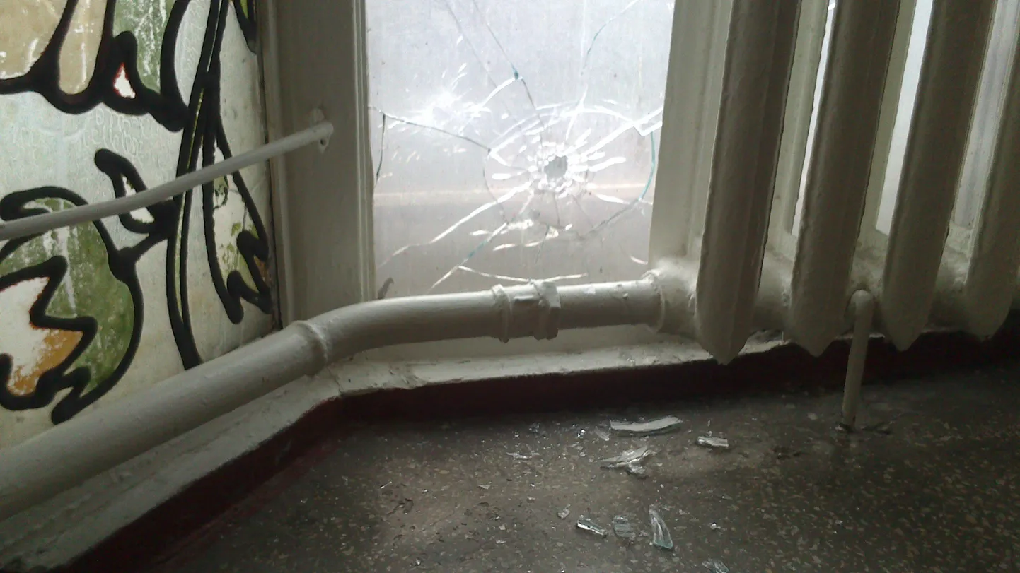 Ukraina hotelli purunenud aken.