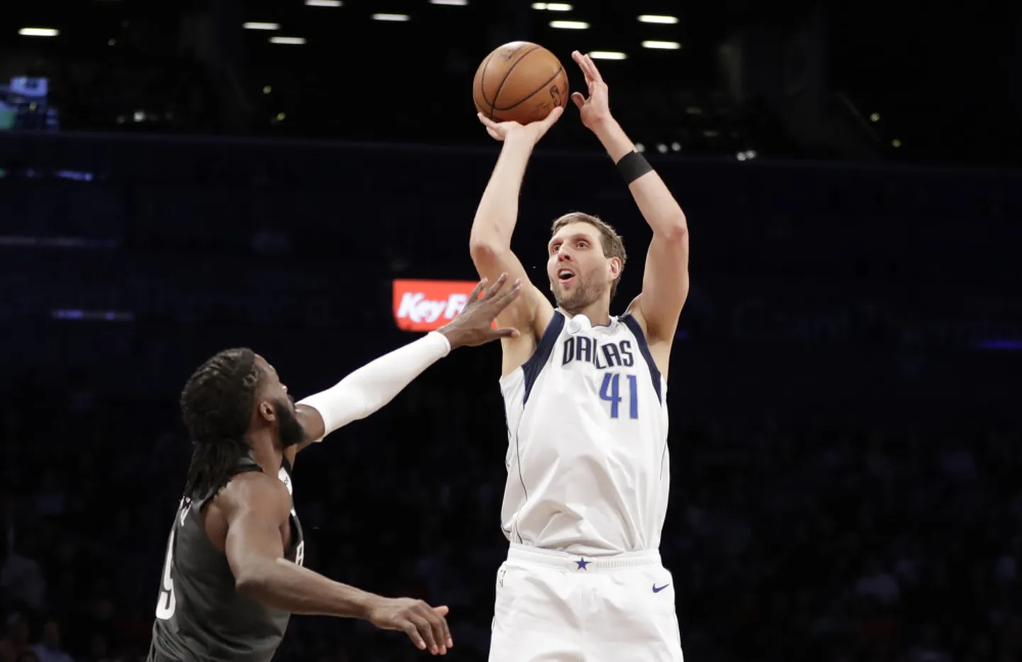 Dirks Novickis (ar bumbu)