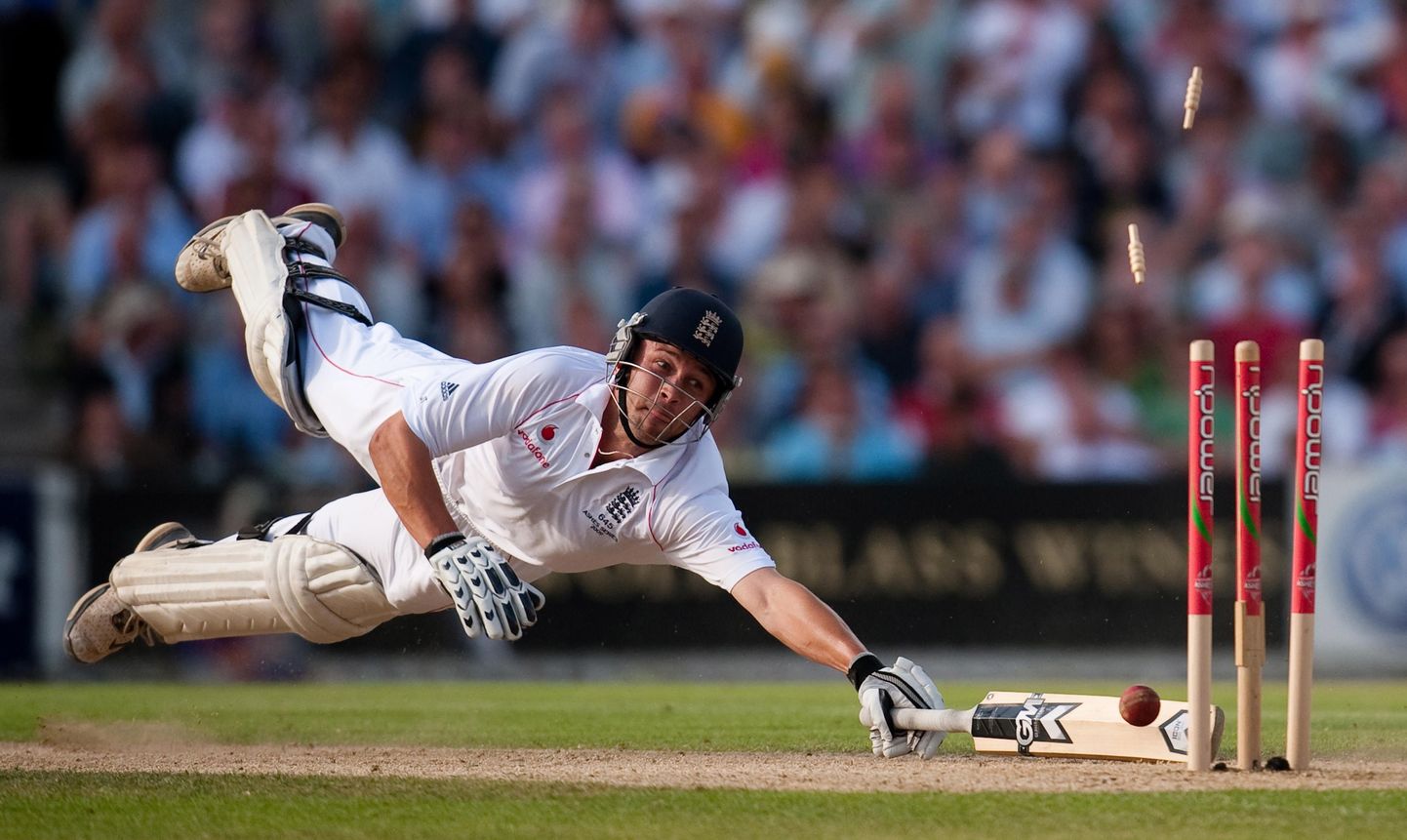 Parima spordifoto tegi briti fotograaf Gareth Copley. Pildil on kriketimängija Jonathan Trott Londoni maavõistlusel.
