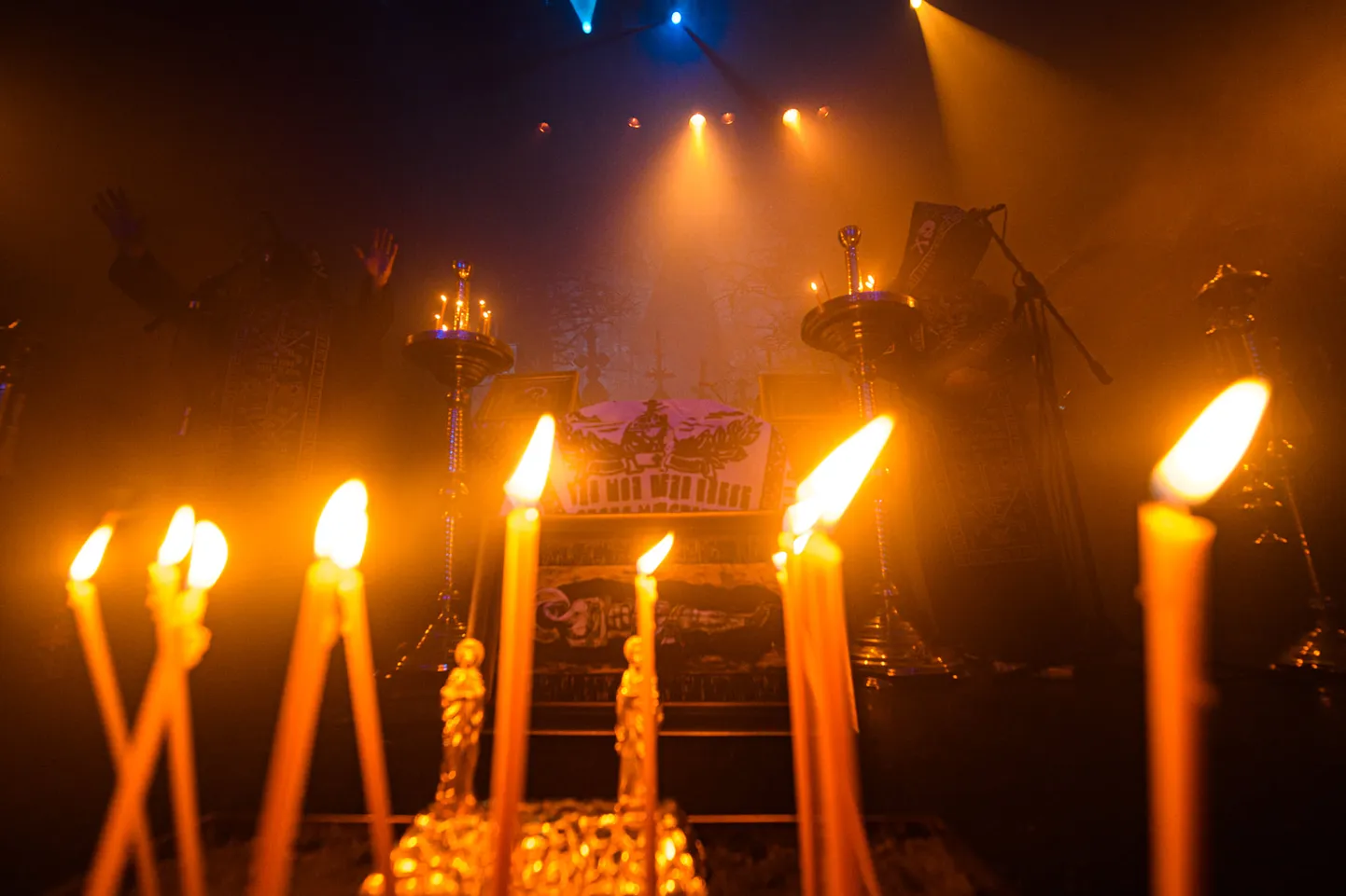 Batushka kontserdid on justkui musikaalsed tseremooniad.