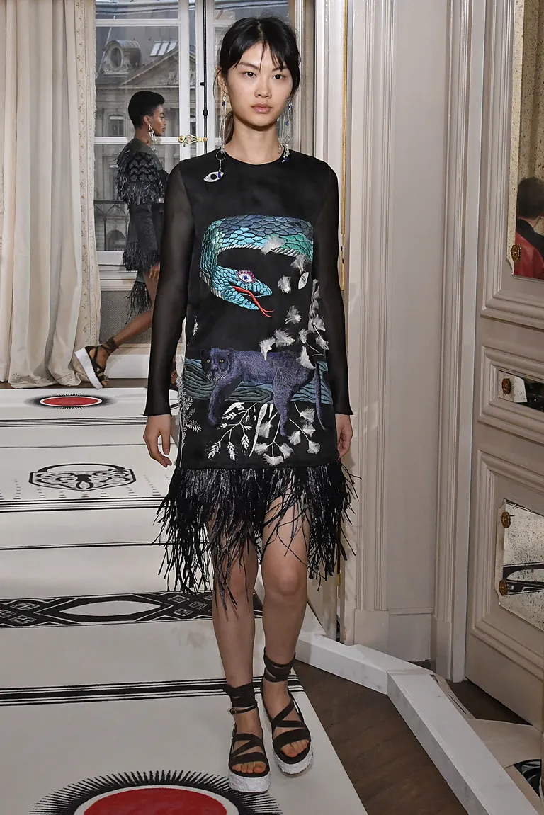 Narmad sobivad hästi ka jõuliste motiivide ja mustritega, Schiaparelli Haute Couture
