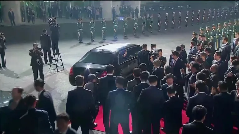 Kim Jong-un Panmunjomist lahkumas.