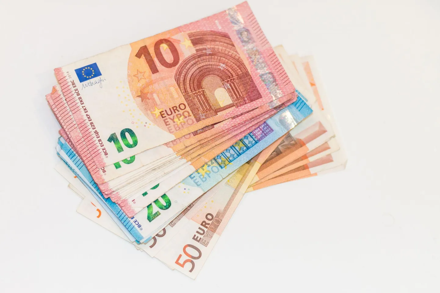Omavalitsused küsivad ligi 180 000 eurot toetust.