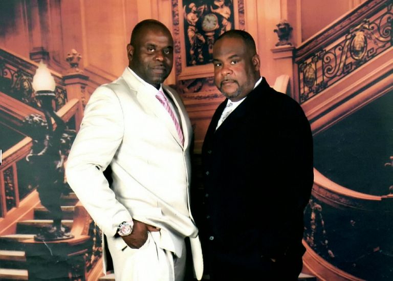 Earl Blue (vasakul) ja ta äripartner William Spencer «Titanicu» kunagises võttekohas