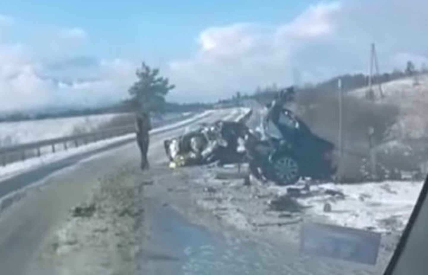 Tukumsi-Kuldiga maantee kohutav õnnetus nõudis ühe elu.