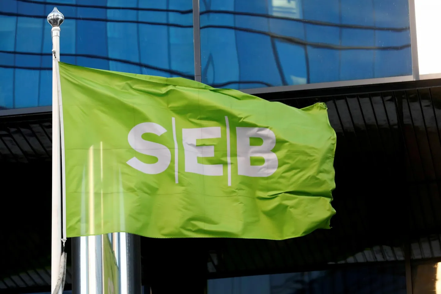 Uusi Eesti riigi võlakirju märkisid teiste hulgas SEB ja LHV pensionifondid.