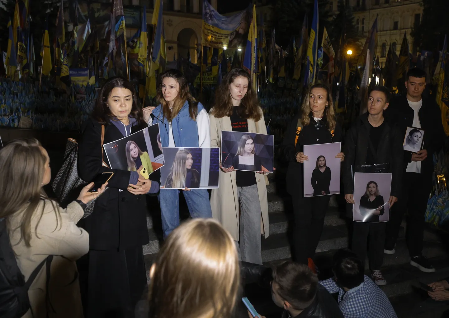 Venemaa vanglas surnud Ukraina ajakirjaniku Viktoria Roštšõna mälestamise üritus Kiievis.