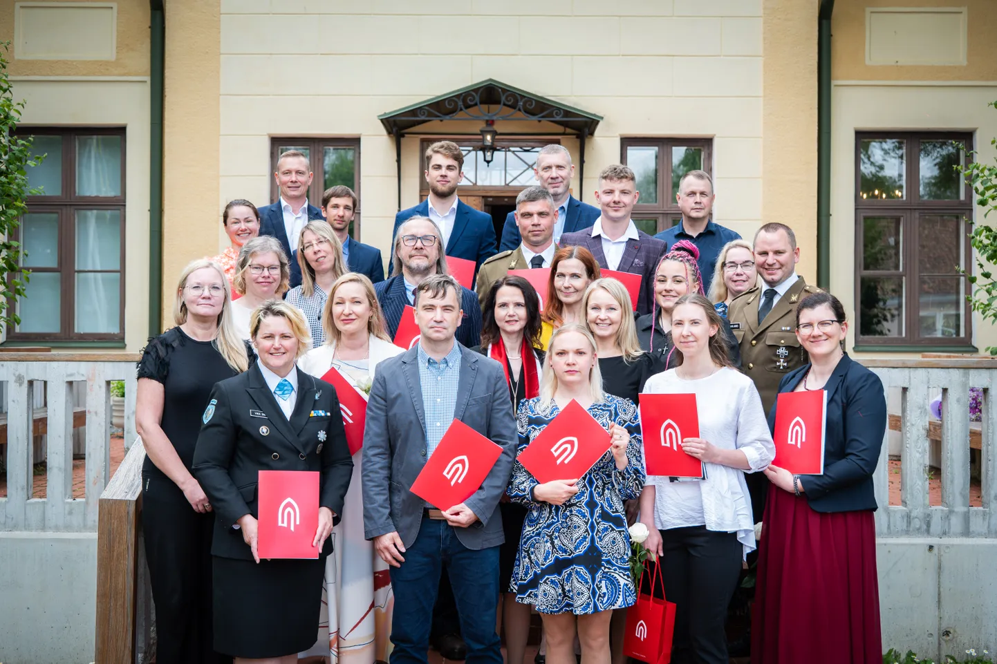 Uus lend riigikaitseõpetajaid
