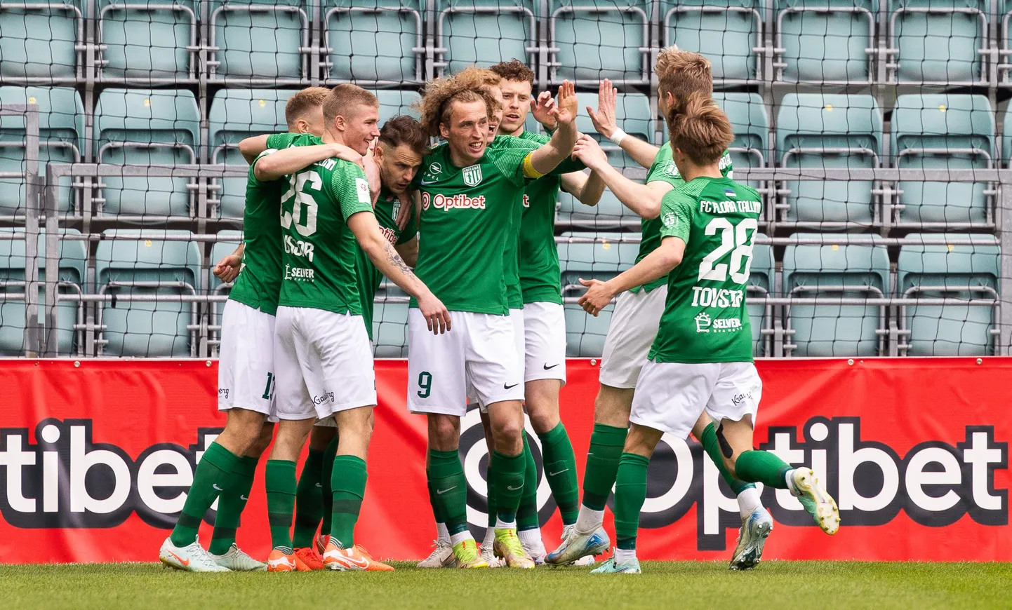 FC Flora jalgpallurid said seekord rõõmustada kolmel korral.