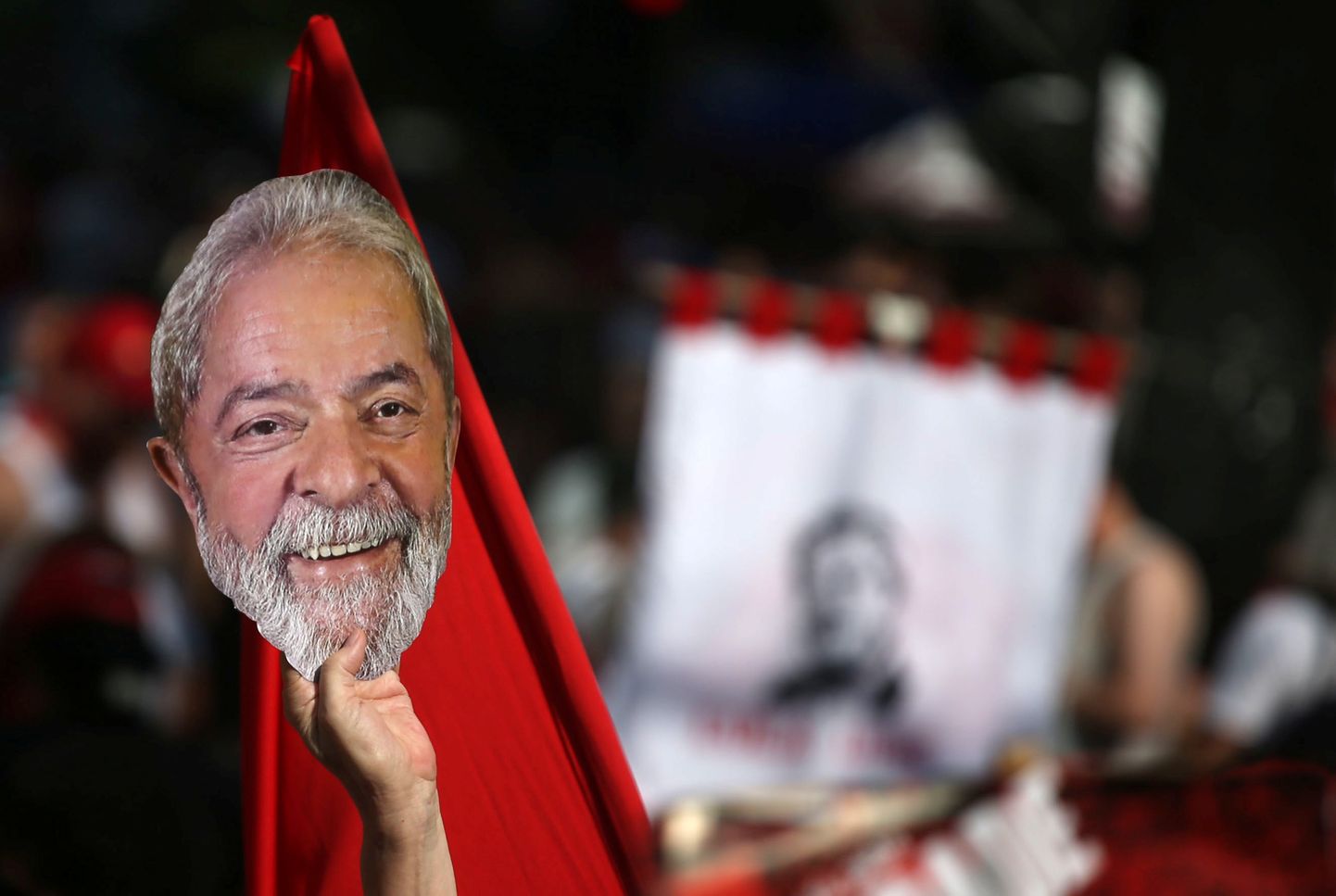 Brasiilia meeleavaldajad ekspresident Luiz Inacio Lula da Silva vabastamist nõudmas.