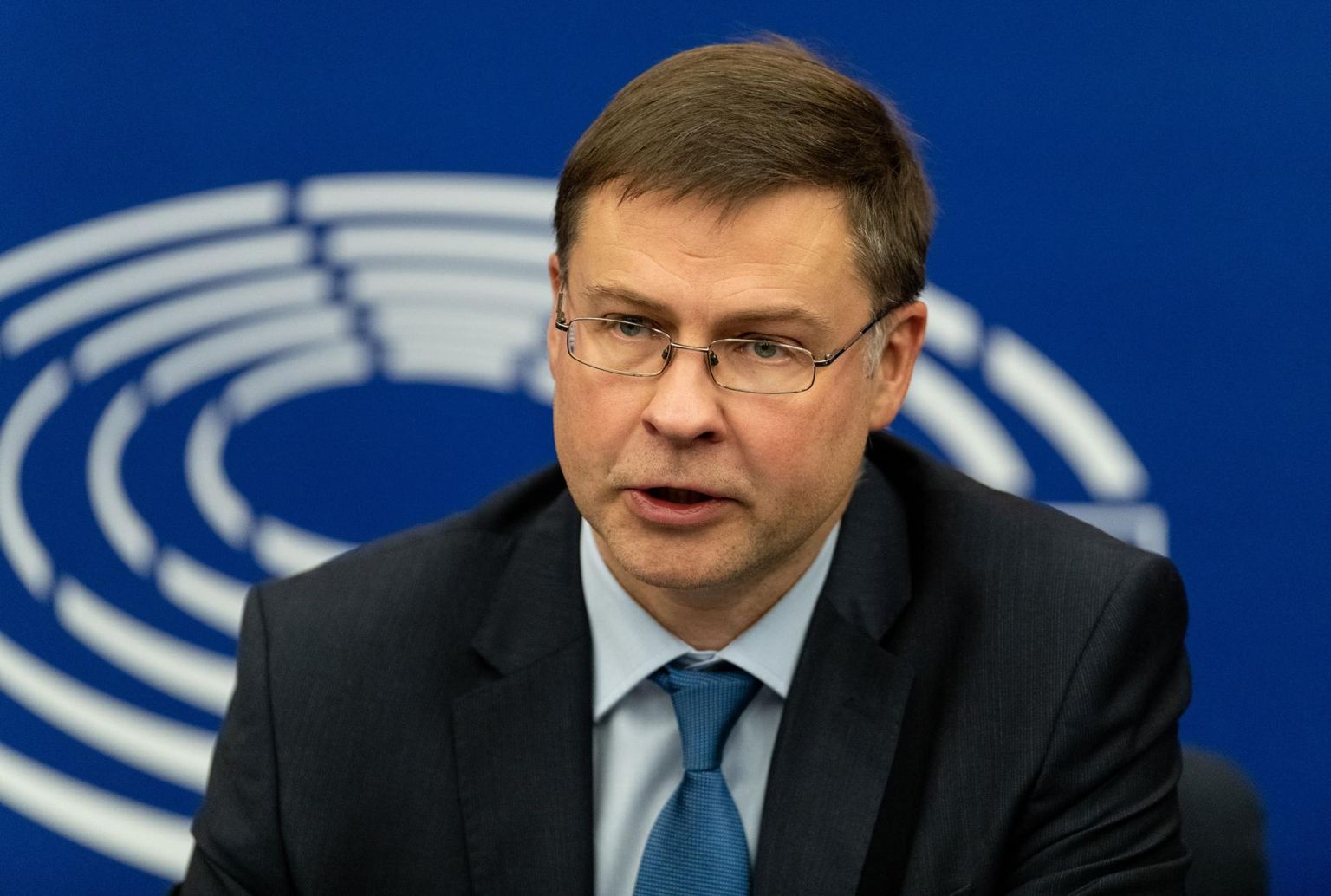 Peaministrina Läti rängast majanduskriisist välja tüürinud Valdis Dombrovskis vastutab nüüd Euroopa Komisjoni asepresidendina eurotsooni hea käekäigu eest.