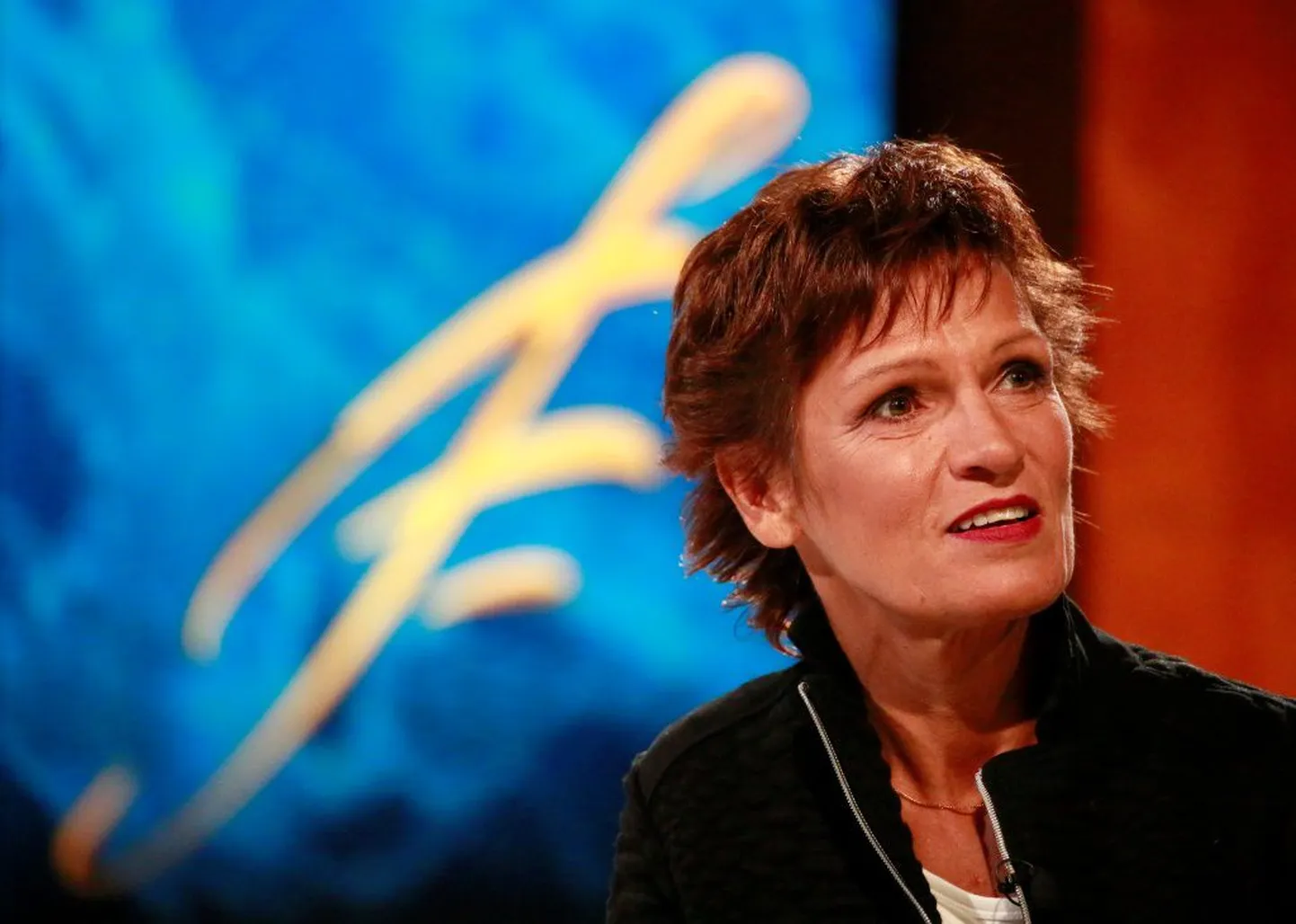 Evelin Ilvese saate «Evelin» avaosa, Erika Salumäe