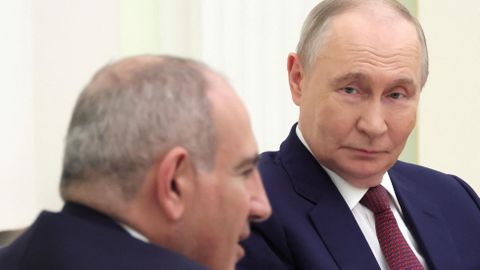 Развод с Россией, помолвка с Европой? Чего ждать от выборов в Армении: анализ Би-би-си