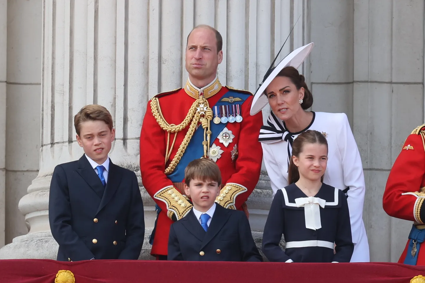 Принц Уильям и Кейт Миддлтон с детьми на церемонии Trooping the Colour в Лондоне.