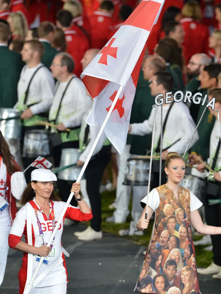 Londoni olümpial kandis Nino Salukvadze Gruusia lippu. Foto: Scanpix