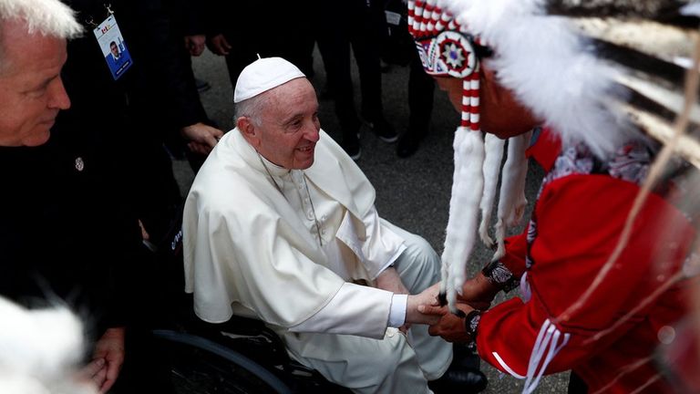 Коренные народы Канады давно ждали визита папы Римского и его извинений
