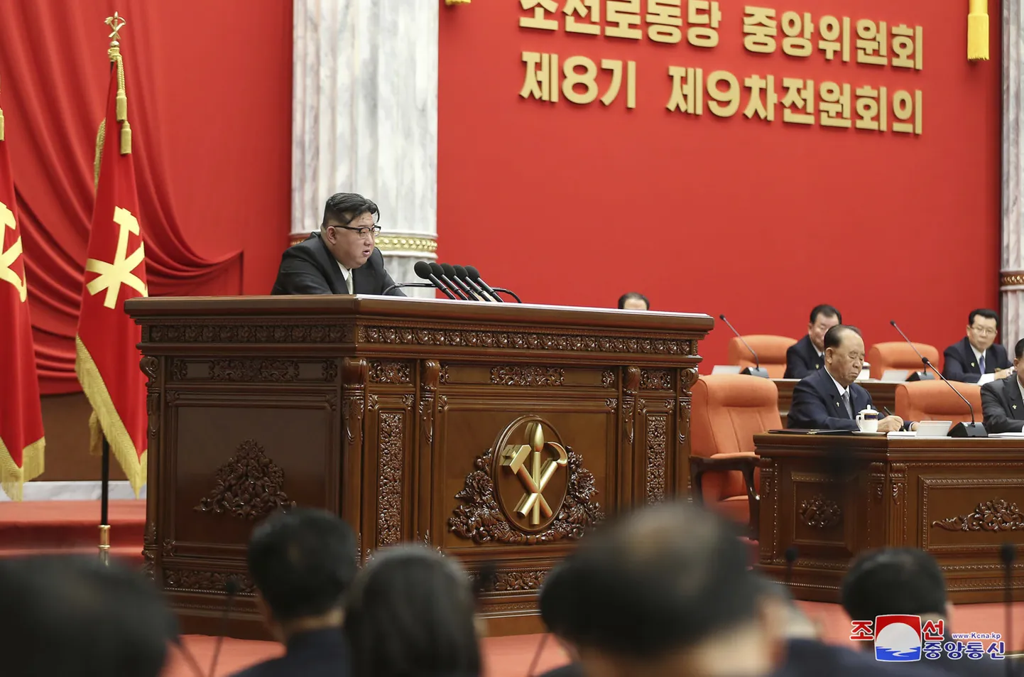 Kim Jong-un aastalõpu parteikoosolekul