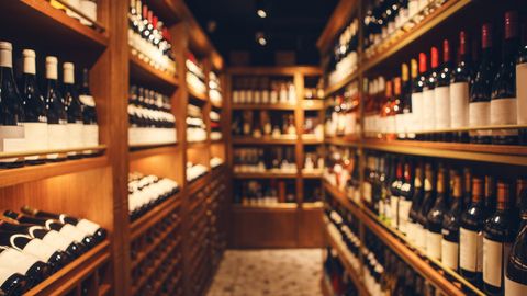 VIDEO ⟩ Vai alkohola tirdzniecības ierobežojumi ir attaisnojušies?