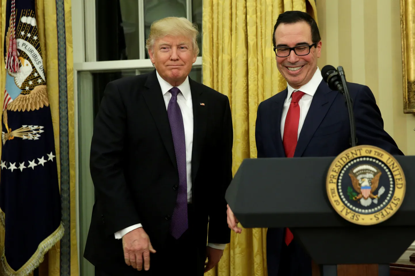 Donald Trump ja Steven Mnuchin.
