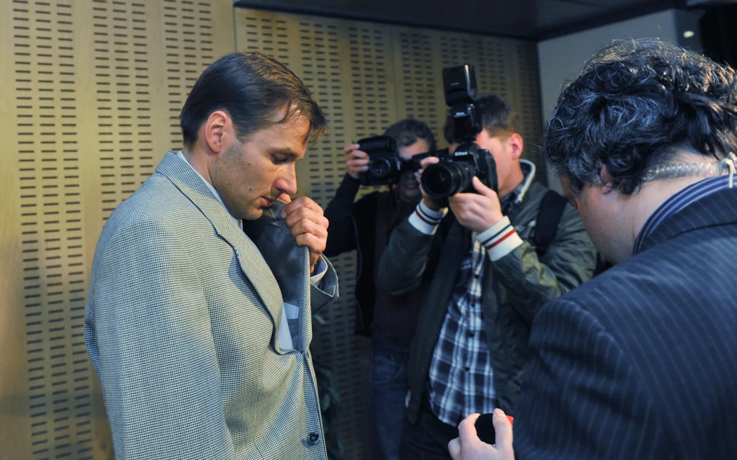 Andrus Veerpalu tunnistas pressikonverentsil, et on andnud positiivse dopinguproovi