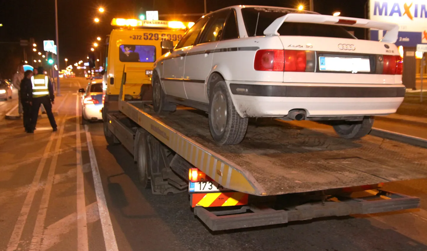 Autotreileri juhi väitel oli see tal sel  õhtul juba teine roolijoodiku auto, mida ära viia.