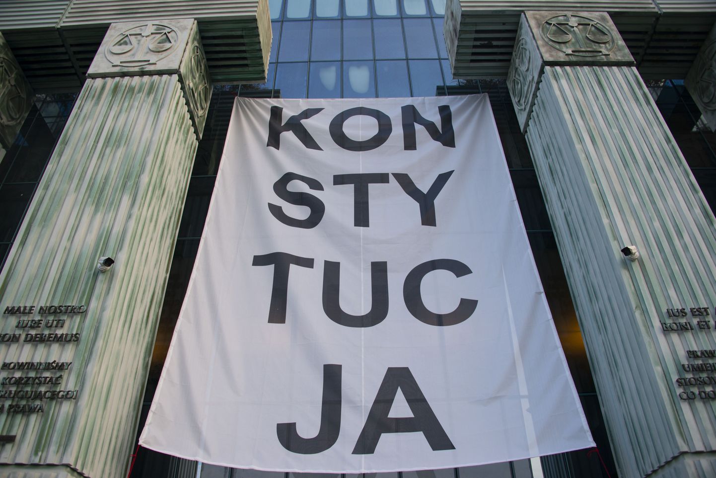 Kohtureformi vastaste meeleavaldus Varssavis 2018. aasta sügisel.