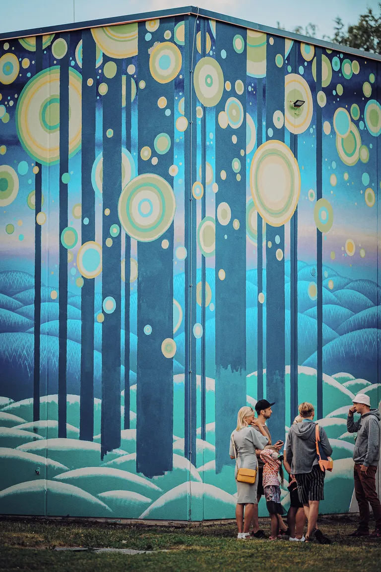Kunstnik Lex Zoozi seinamaal on inspireeritud Wangari Maathai tegevustest.