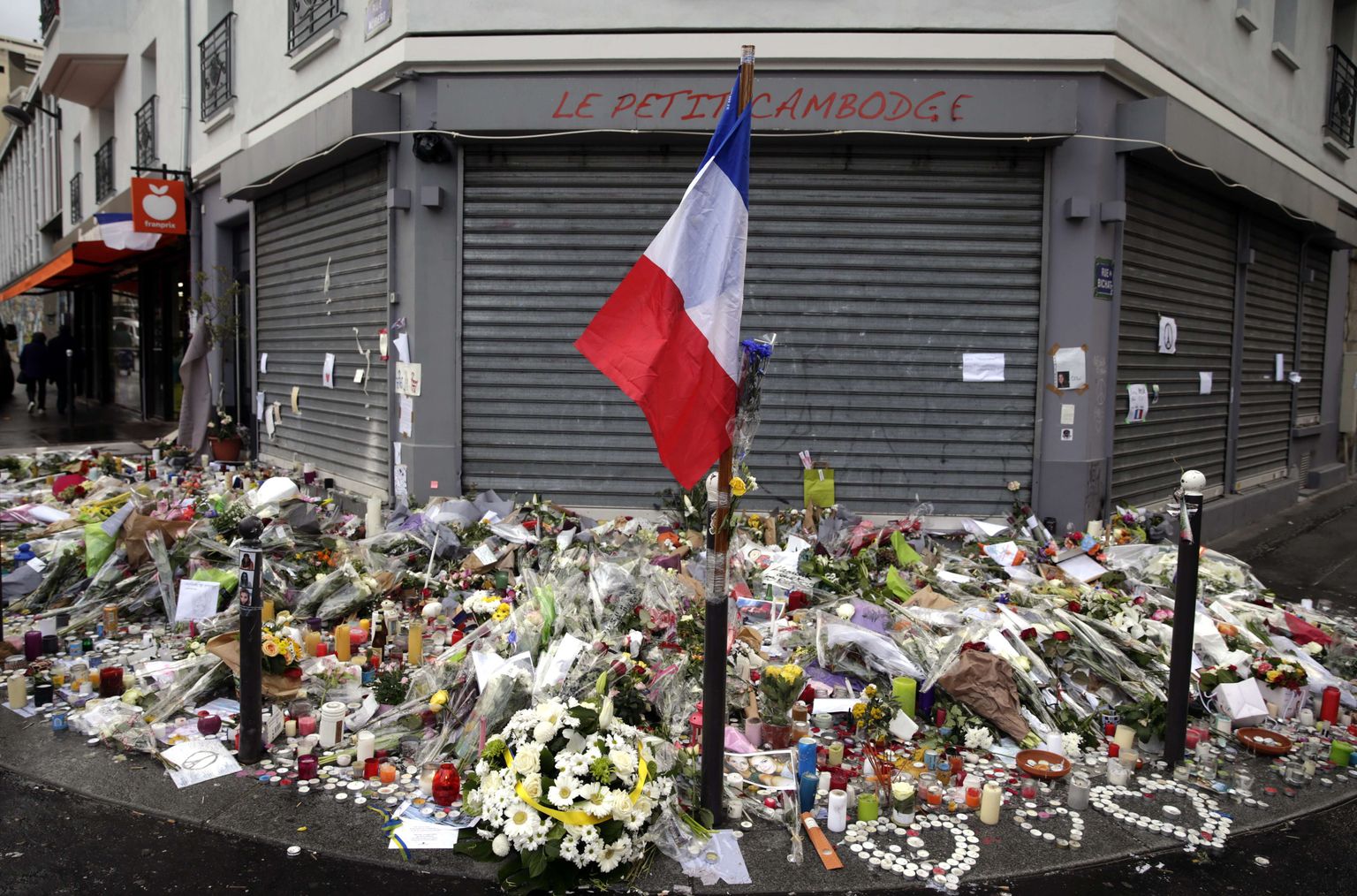 Lein neljandal päeval pärast Pariisi terrorirünnakuid.