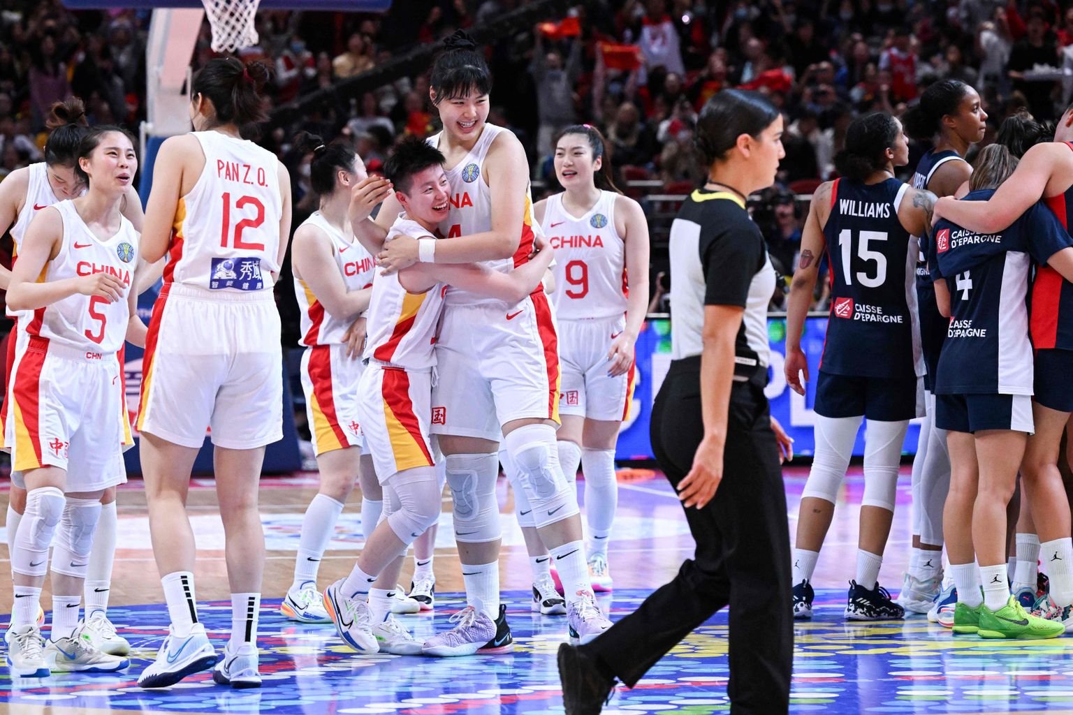 Ķīnas izlases basketbolistes.