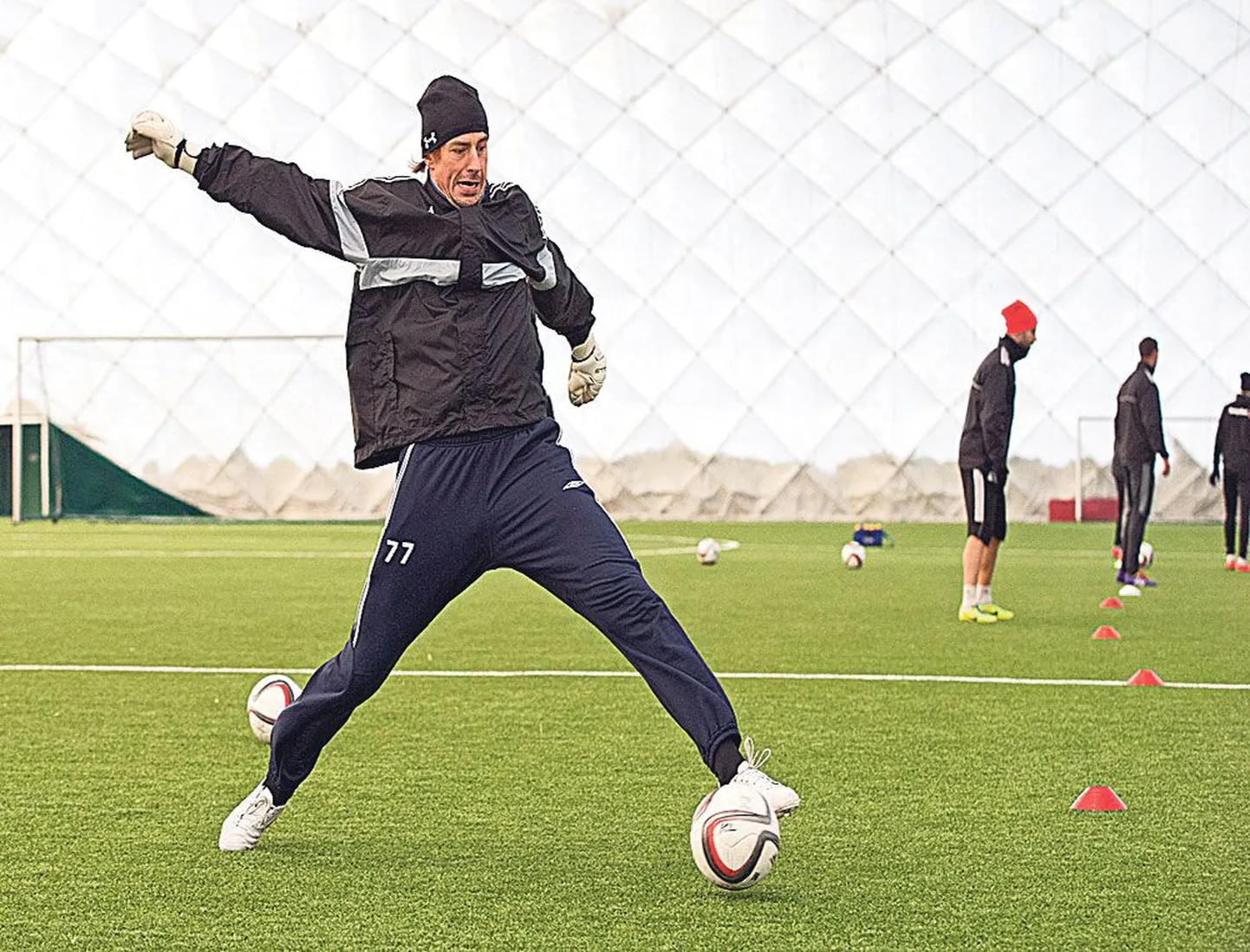 Сергей Парейко поддерживает спортивную форму на тренировке Levadia.