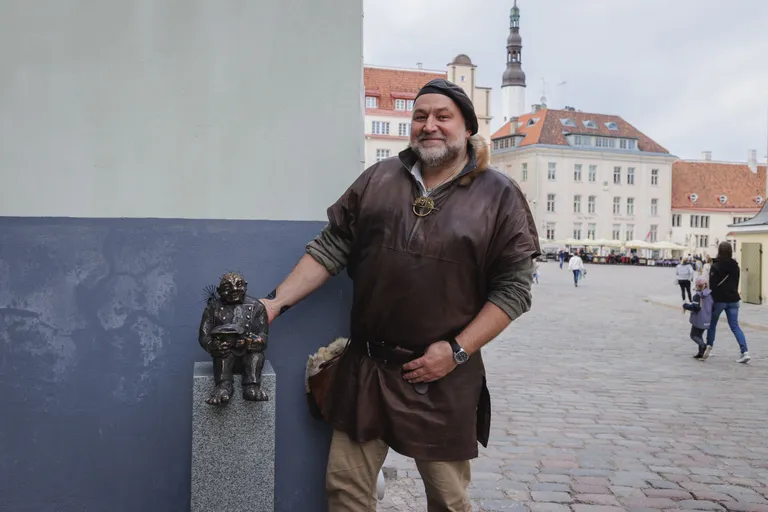 Tauno Kangro «Korstnapühkijaga».