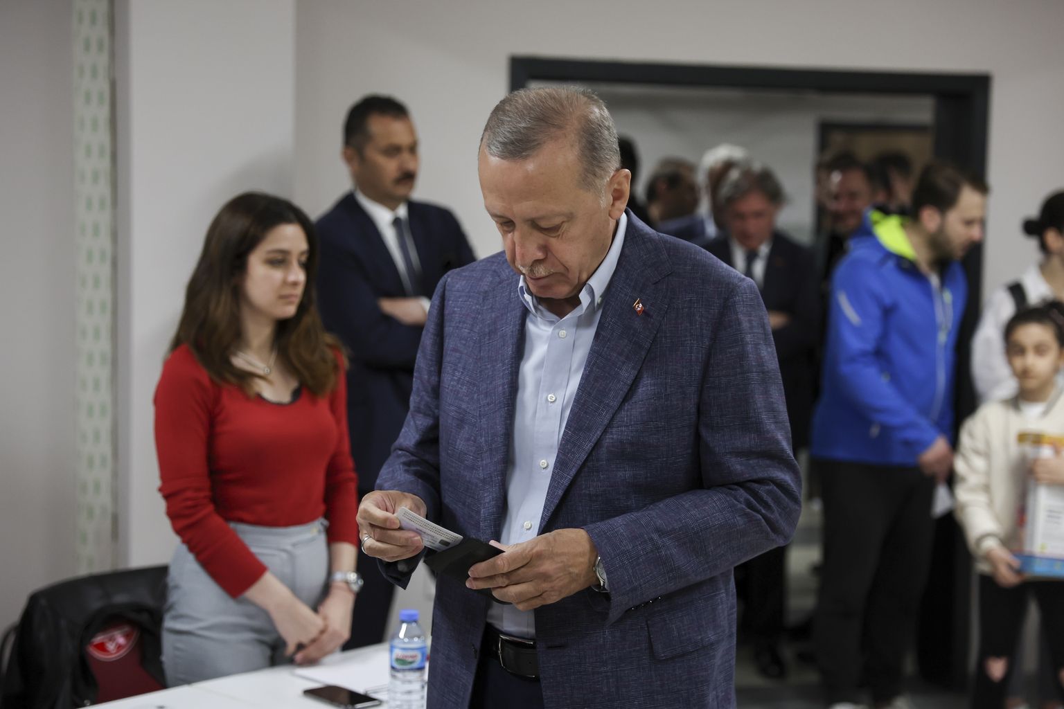 Действующий глава государства Реджеп Тайип Эрдоган проголосовал на выборах президента в Стамбуле