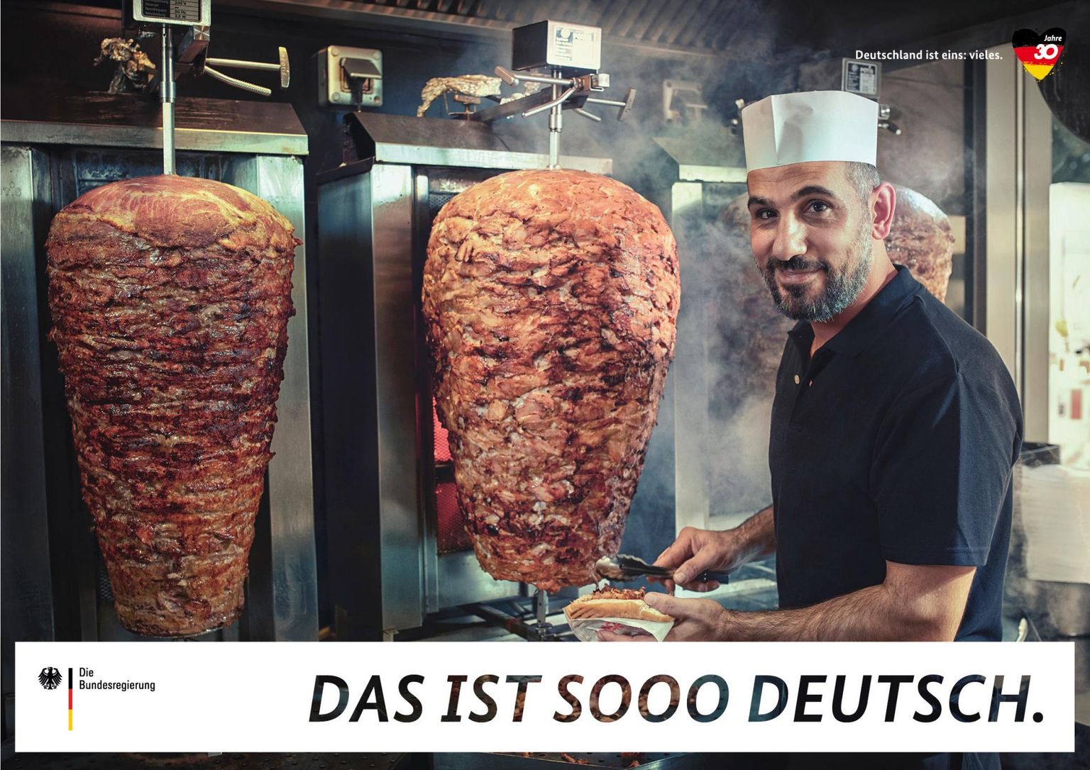 See on nii saksapärane, kinnitab Saksamaa valitsuse reklaamikampaania plakat, millel on kujutatud Türgi juurtega liharooga döner’it valmistavat meest. 