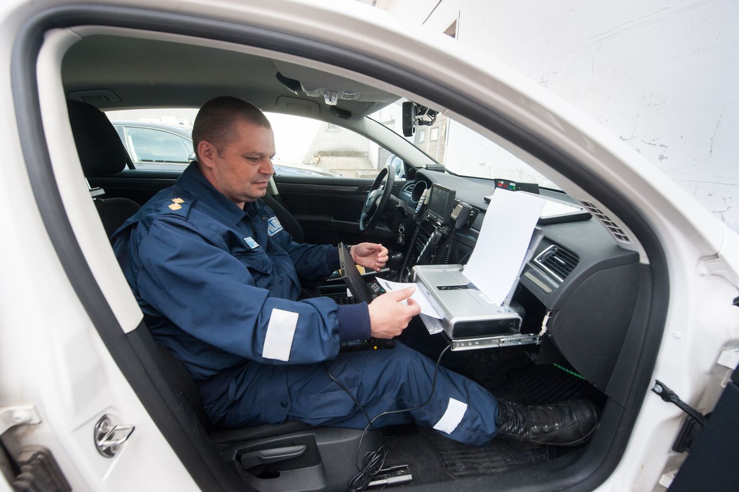 Politseiautodes olevad arvutid saavad aasta lõpus uuendatud tarkvara digitaalselt protokollide koostamiseks.