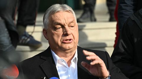 Orbāns atteiksies no deputāta mandāta