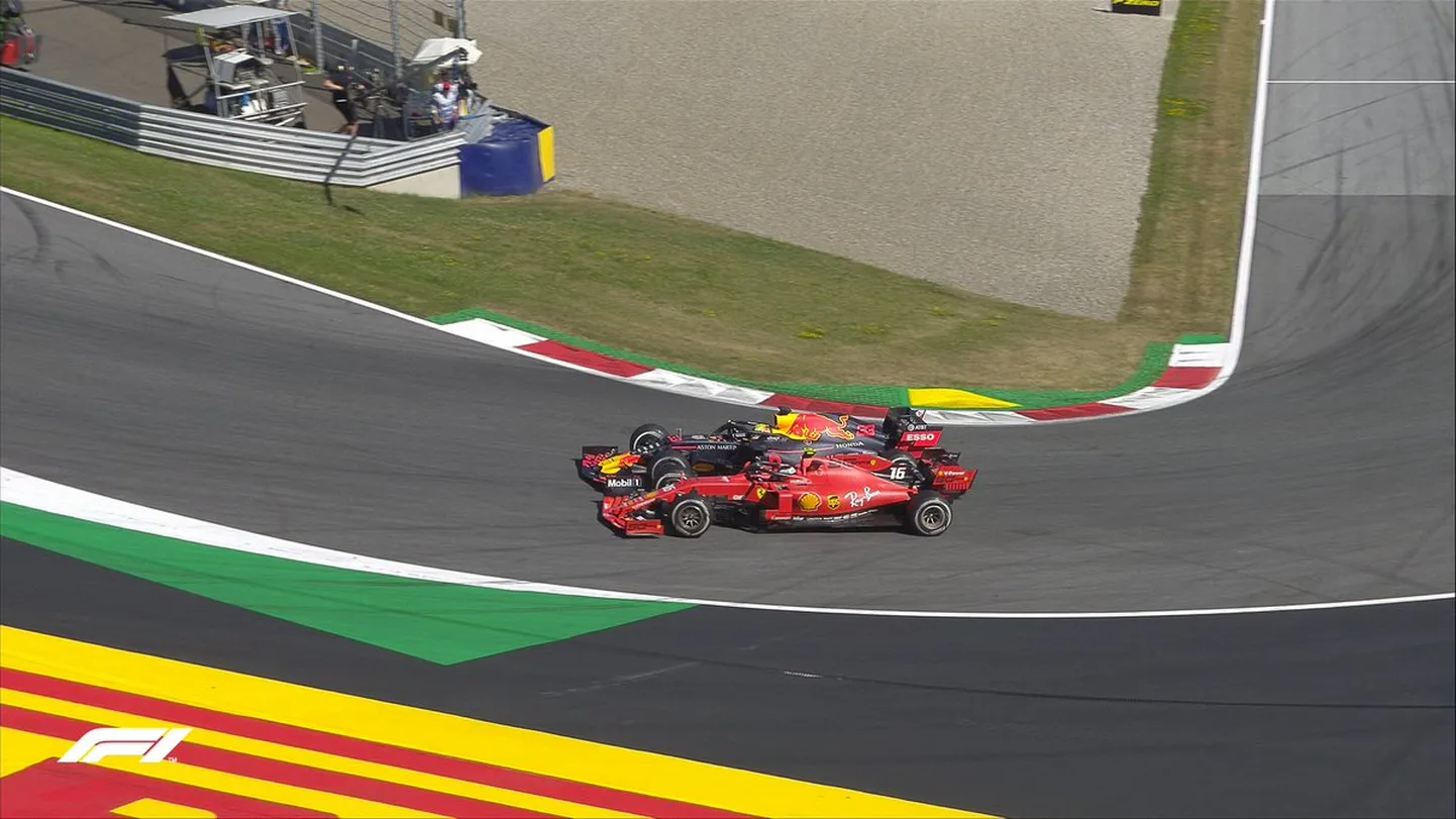 Max Verstappen möödus Austria etapil Charles Leclercist kolm ringi enne ruudulise lipu langemist.