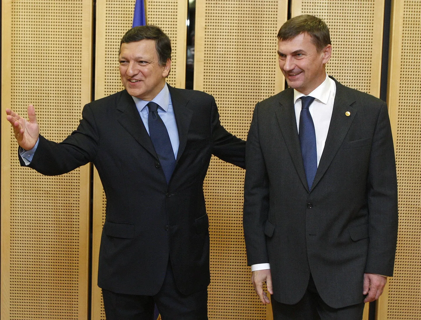 Peaminister Andrus Ansip koos Euroopa komisjoni juhi Jose Manuel Barrosoga Brüsselis ELi ülemkogul.