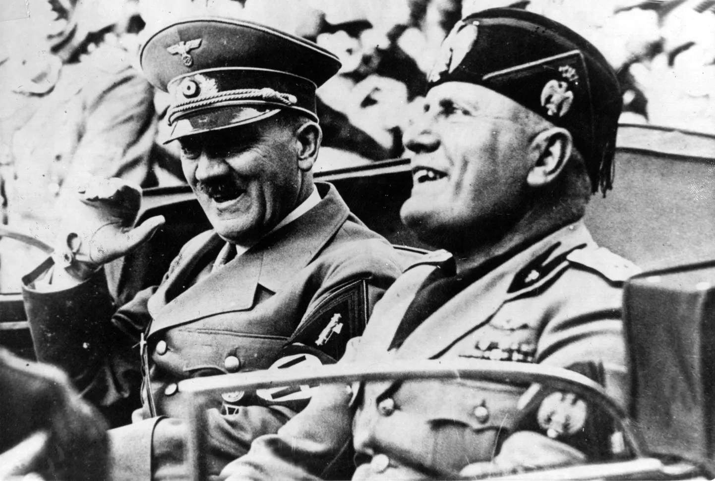Adolf Hitler ja Benito Mussolini.