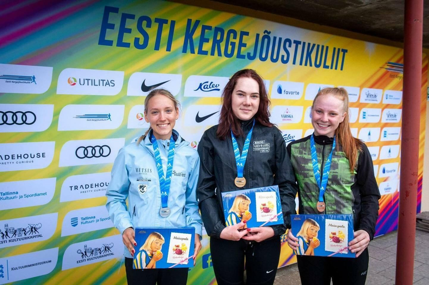 Tüdrukute U20 esikolmik Carmen Rääk (vasakult), Mari Mai Ruus ja Eliise Luks