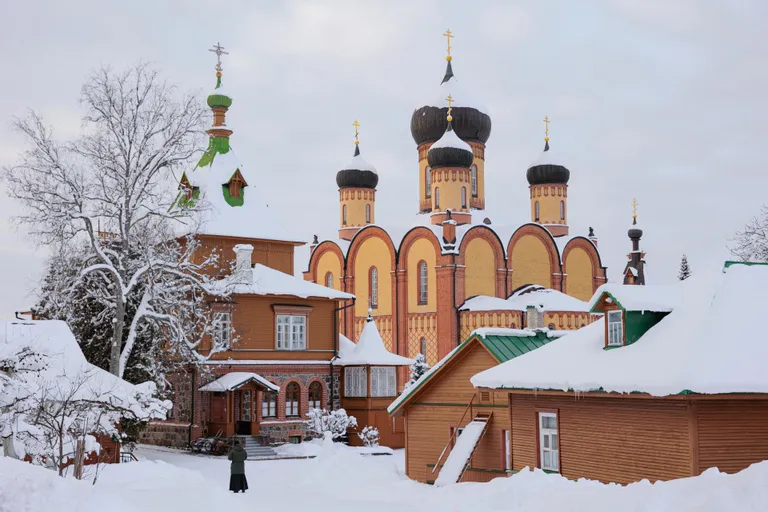 Пюхтицкий монастырь.