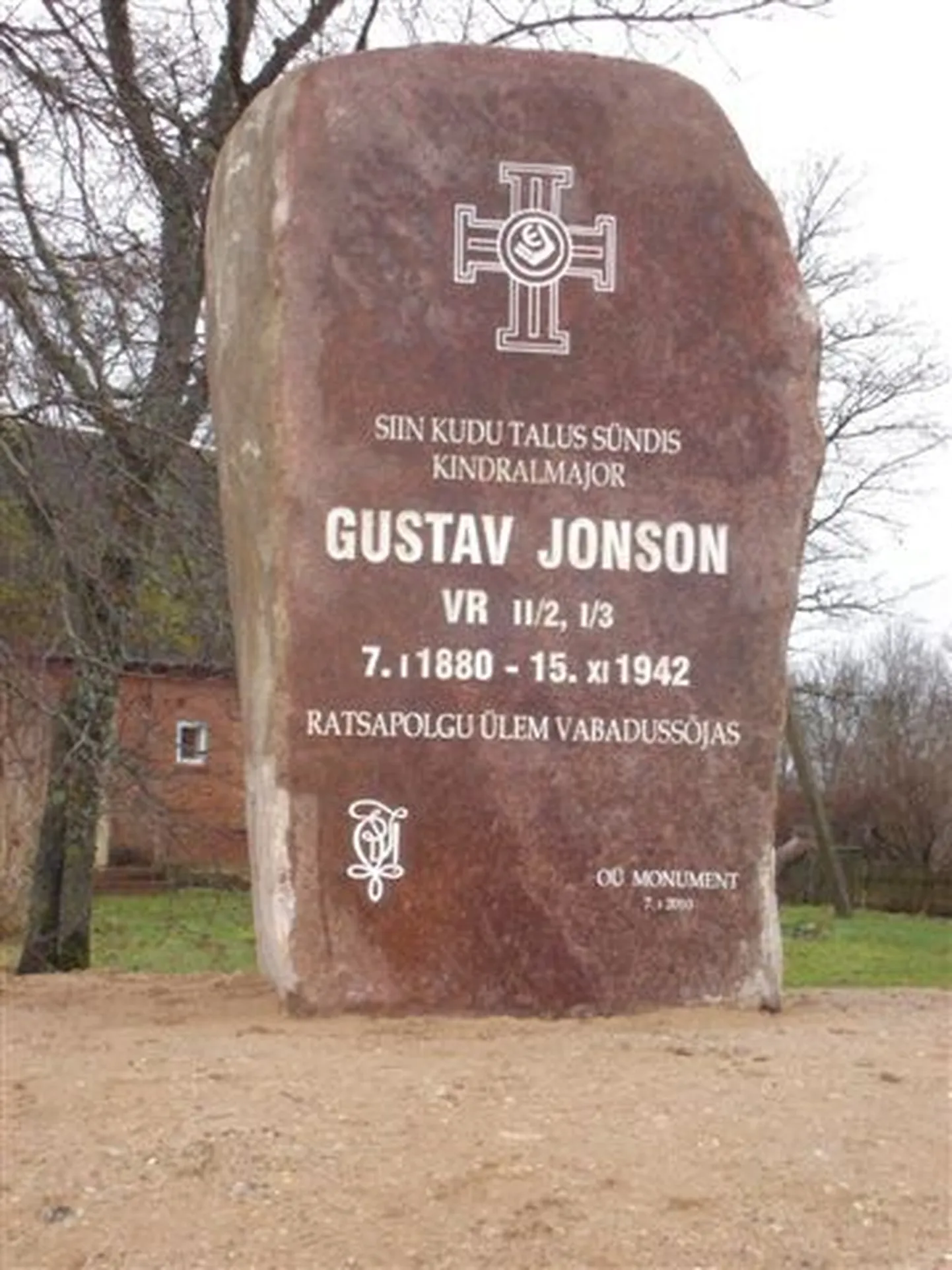 Kindral Gustav Jonsoni mälestusmärk.