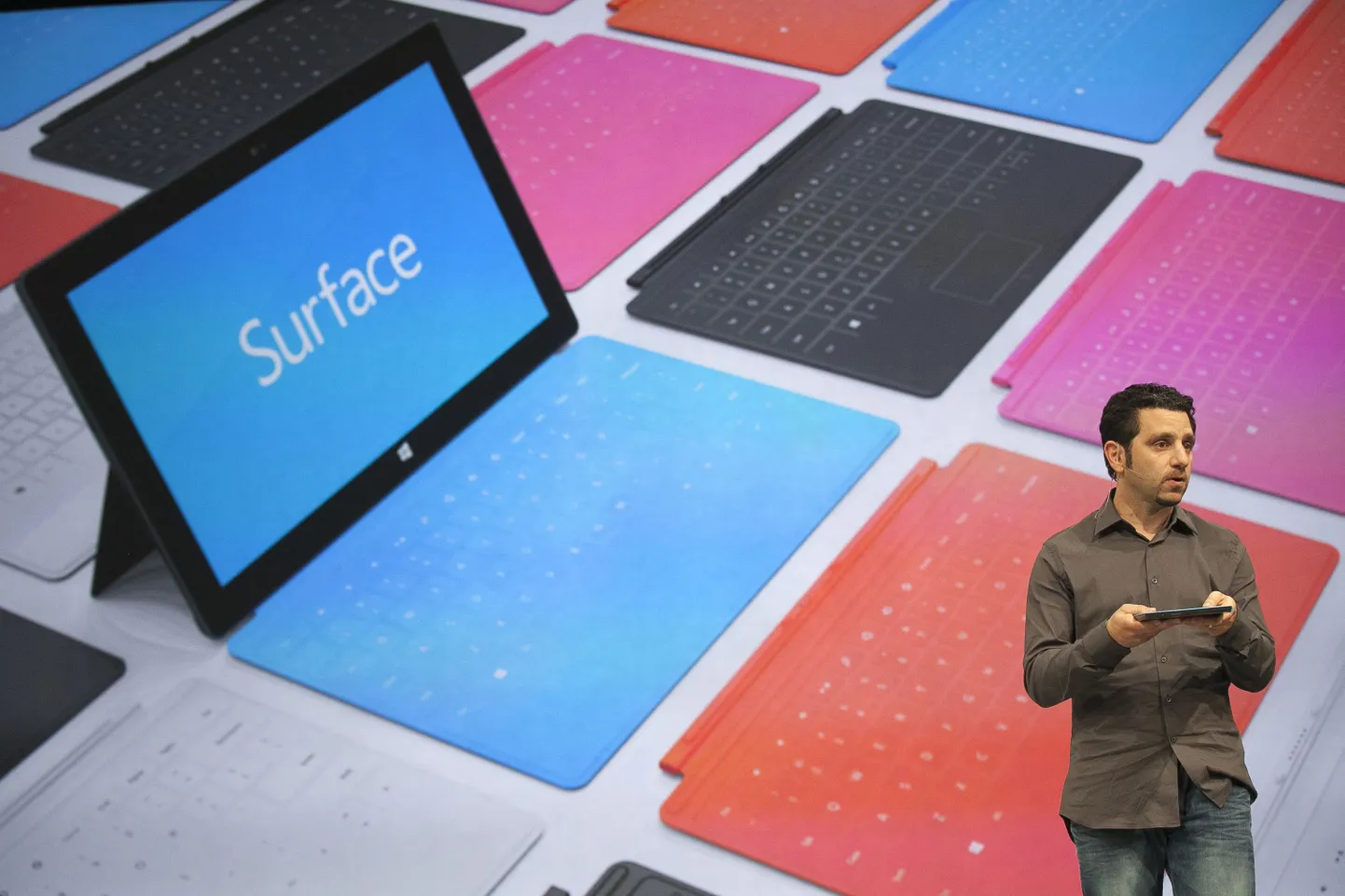 Microsoft Surface'i tahvelarvutite esitlus.