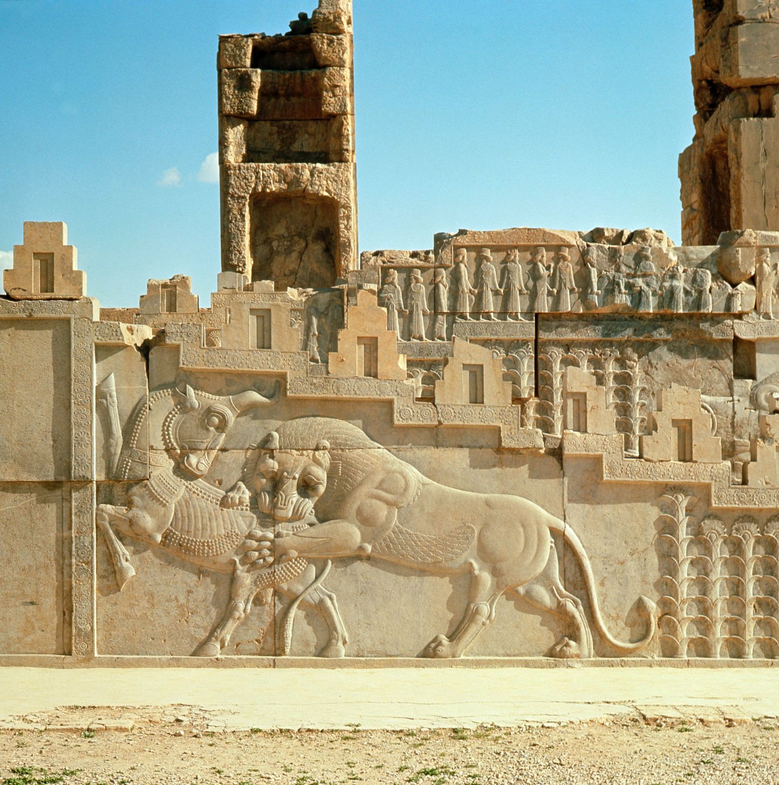 UNESCO maailmapärandi nimistusse kuuluvad kunagise Pärsia impeeriumi iidse pealinna Persepolise varemed tänapäeva Iraanis.